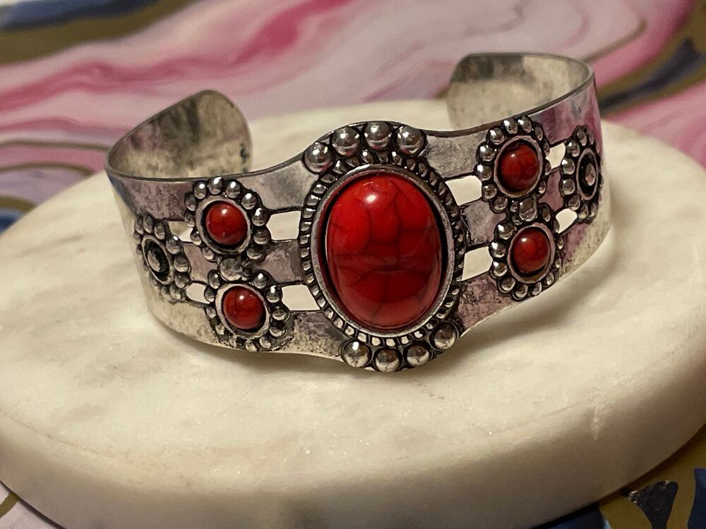 Skull unisex goth punk cuff bracelet
